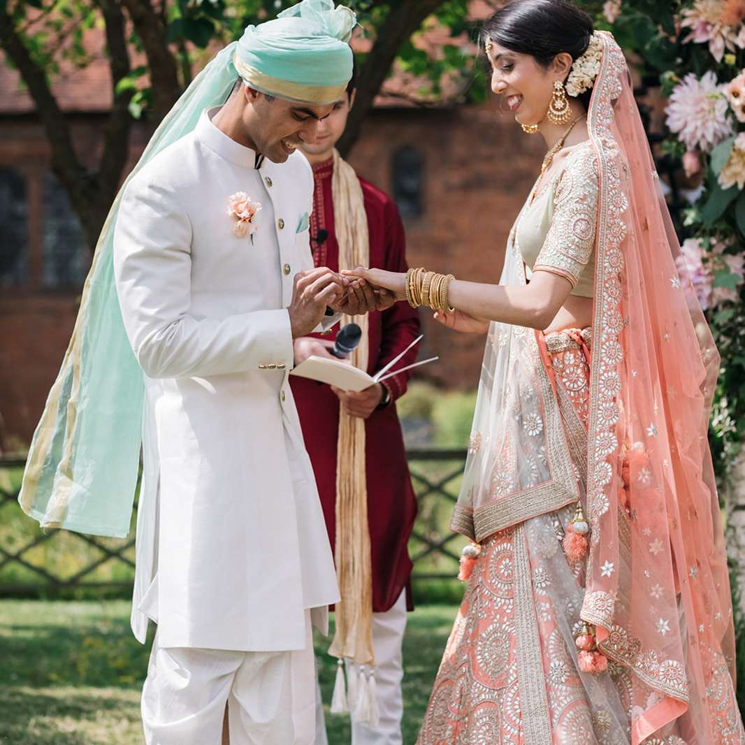 新郎新娘放入的环