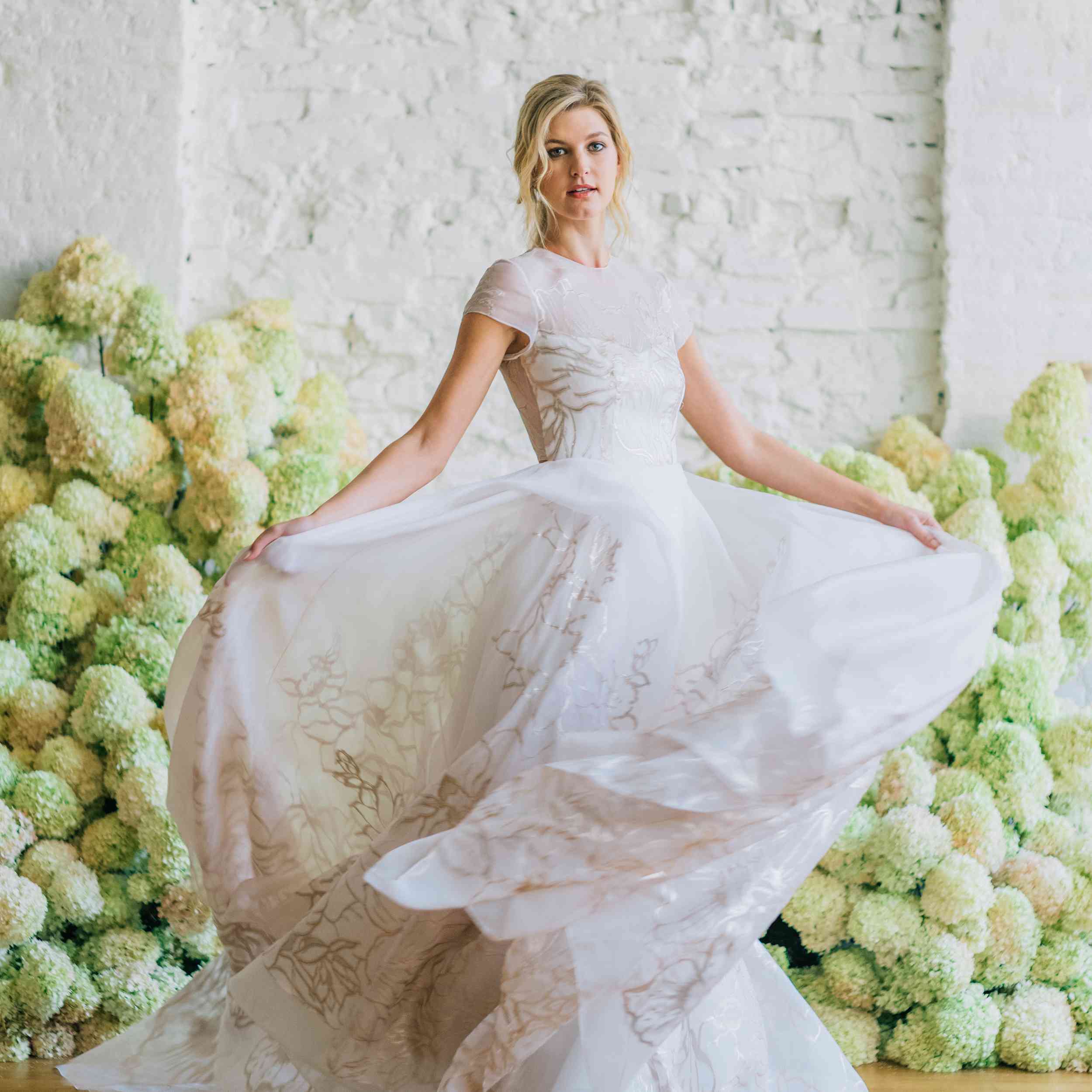 卡罗尔·汉娜婚纱