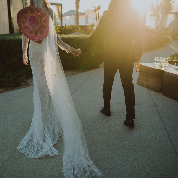 新娘和新郎的阔边帽