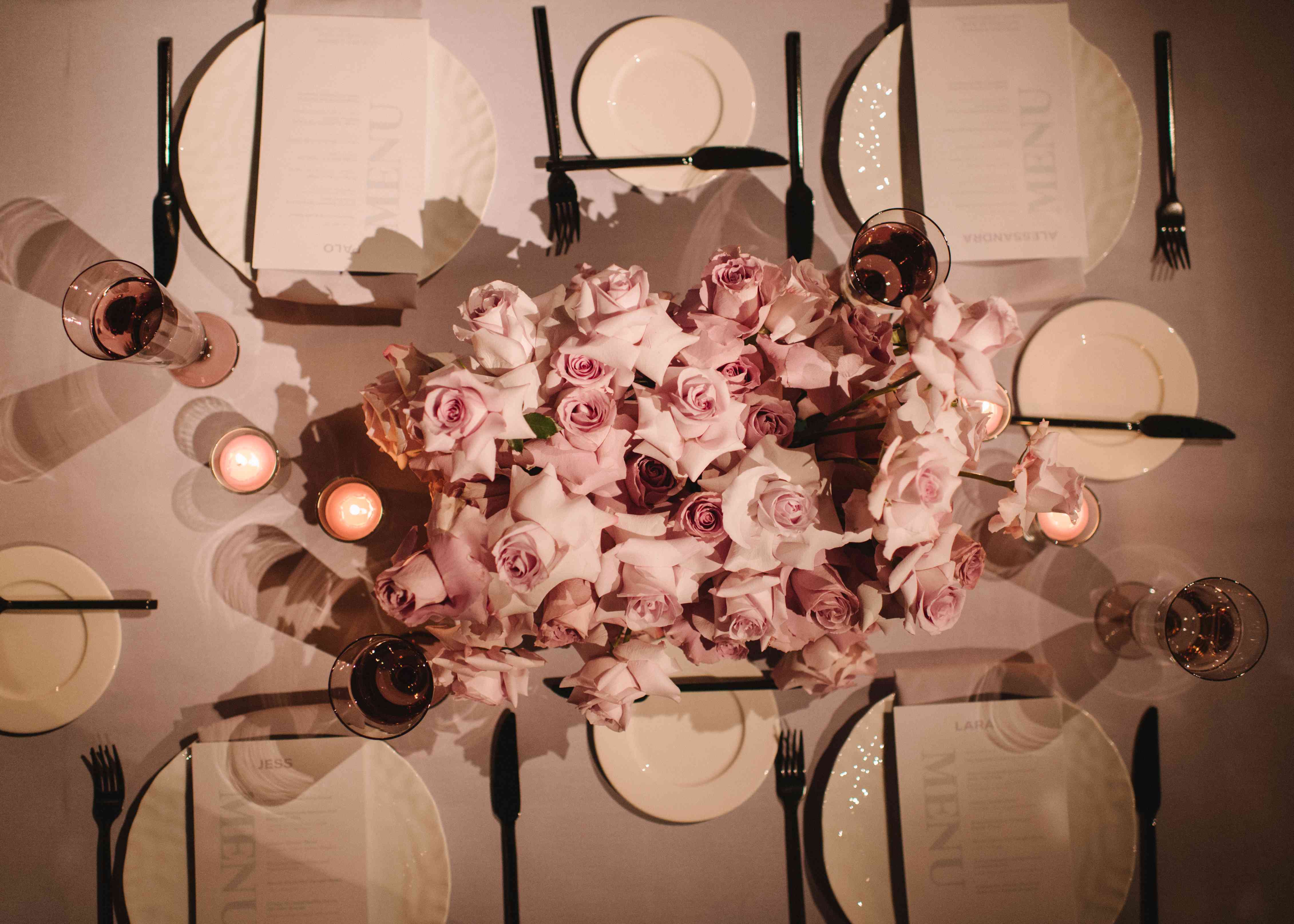 粉红色和白色表