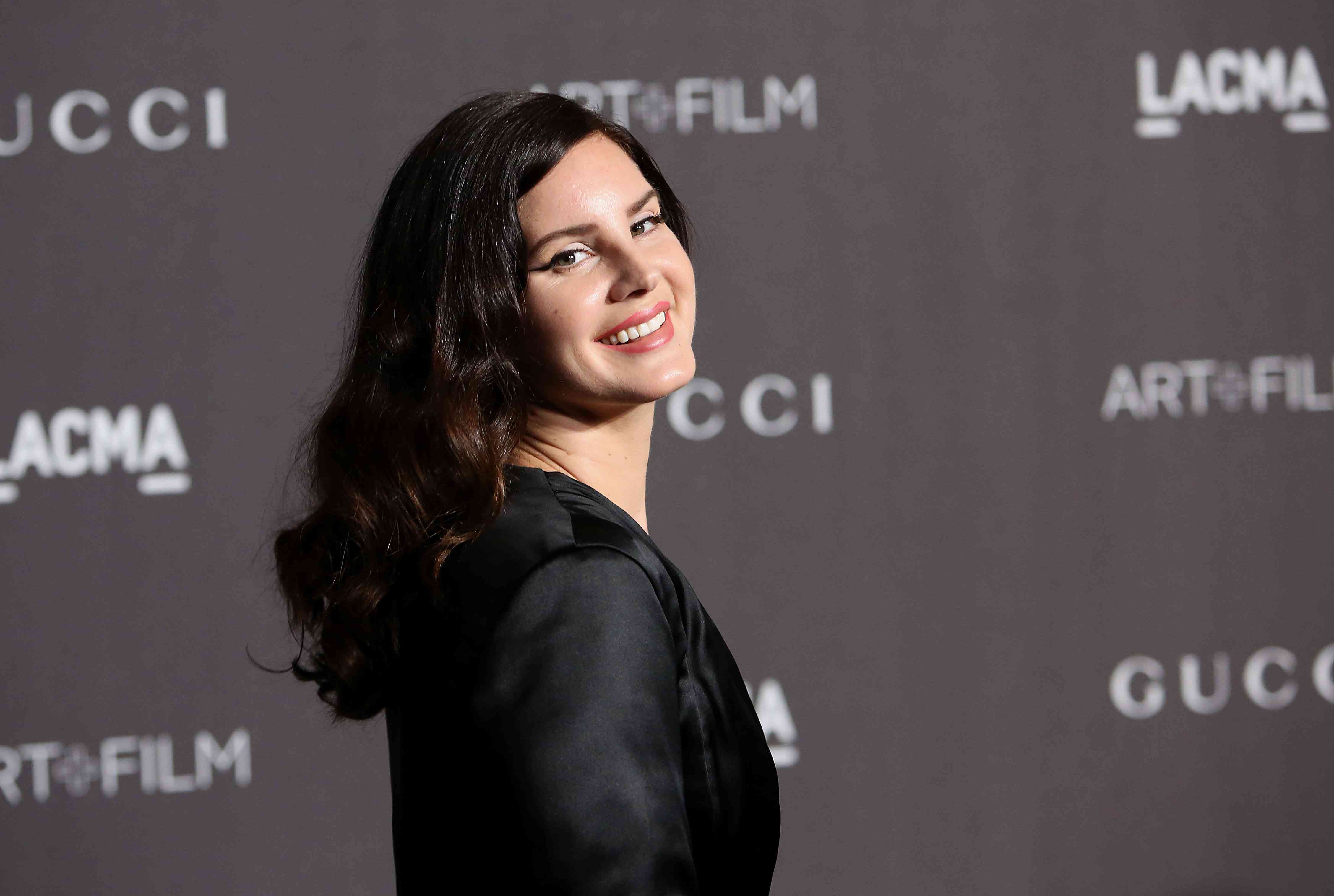 拉娜·德雷订婚了