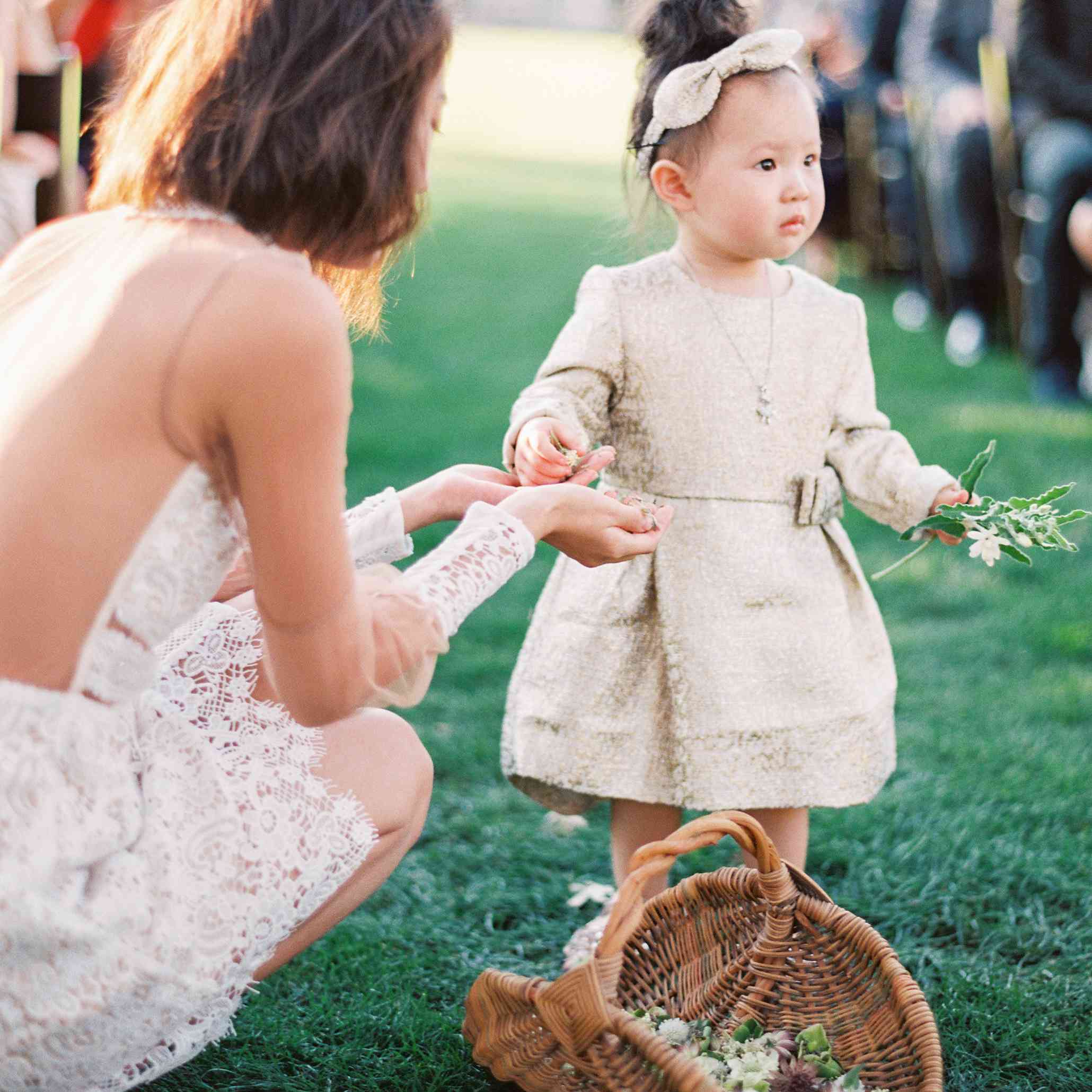 花女孩与蝴蝶结头带