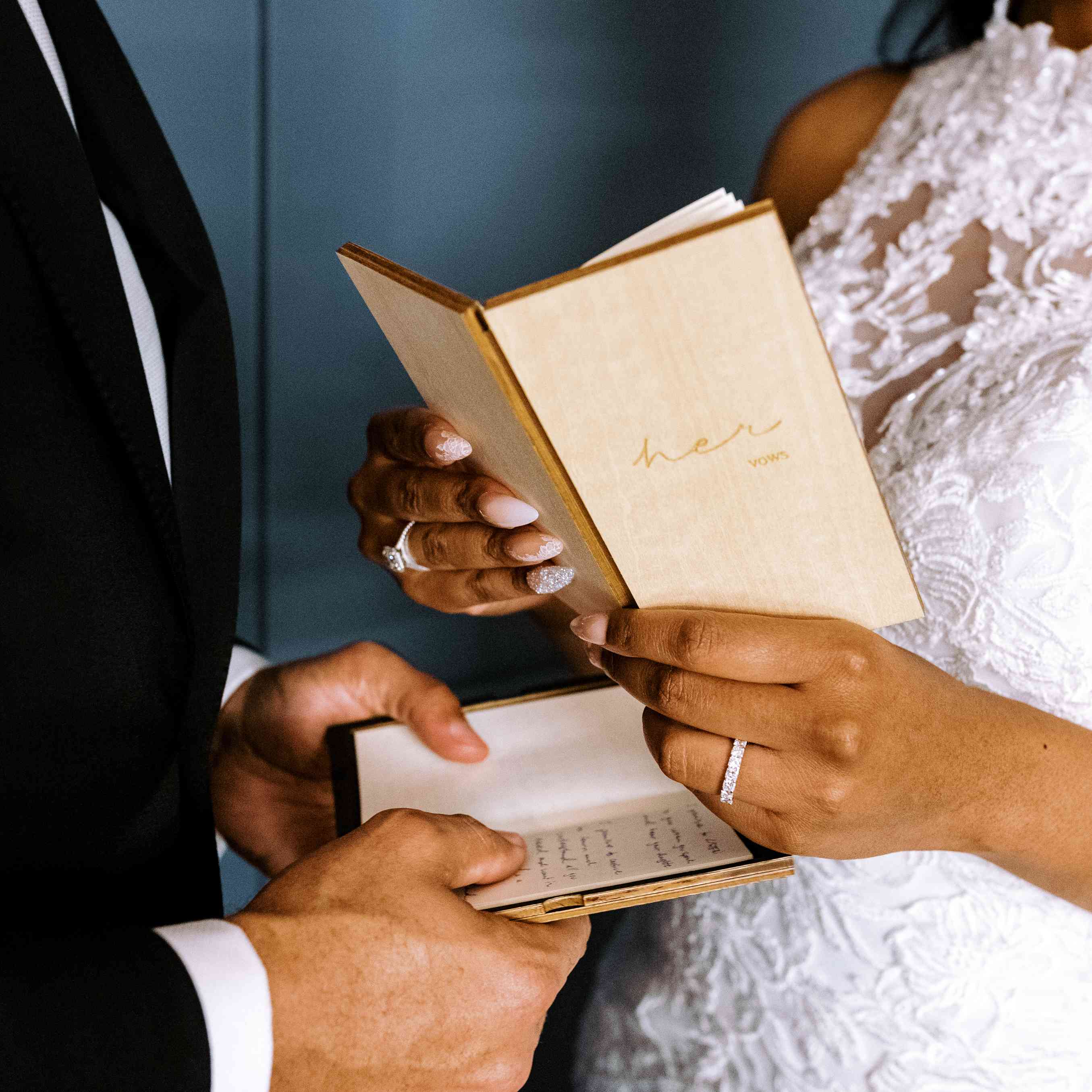 新娘和新郎读誓言