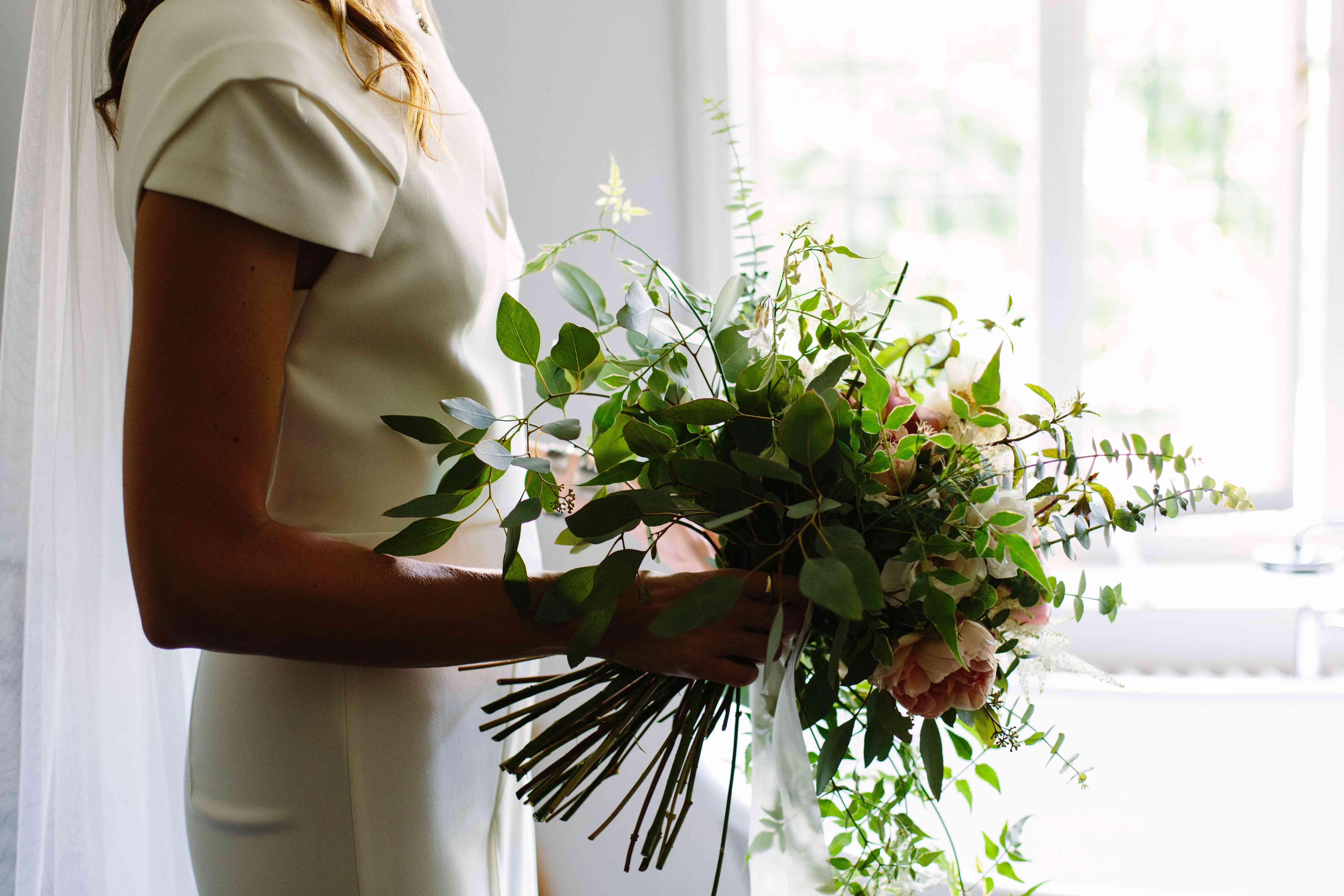 新娘和新娘花束