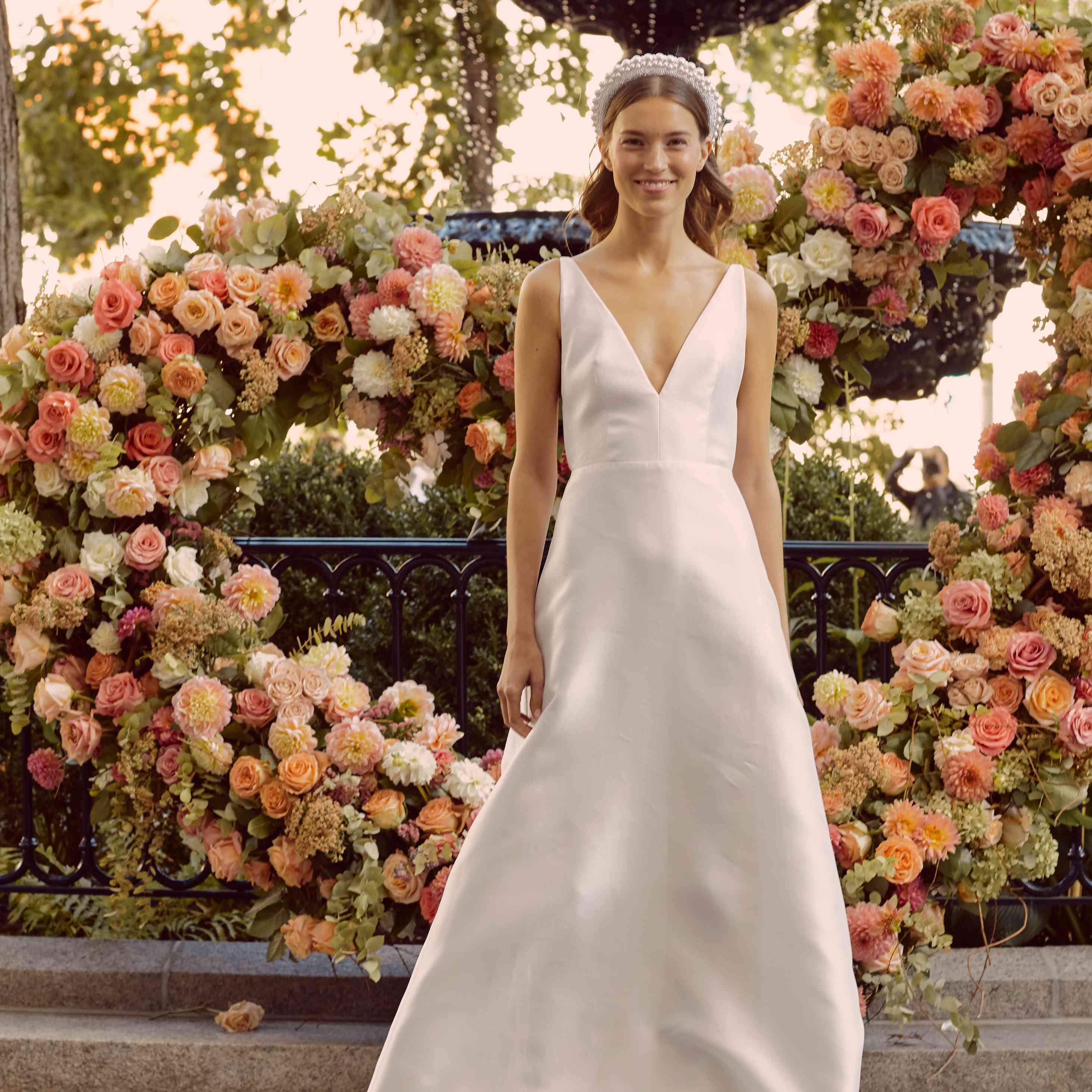 莱拉在米尼塔上站起来