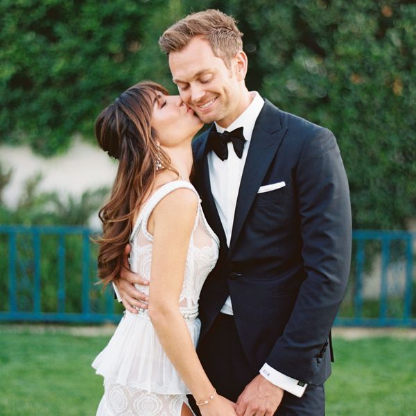 亲吻新郎的新娘