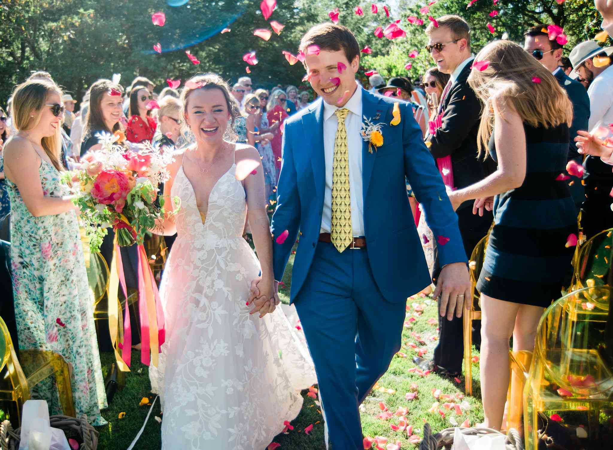 新娘和新郎刚刚结婚