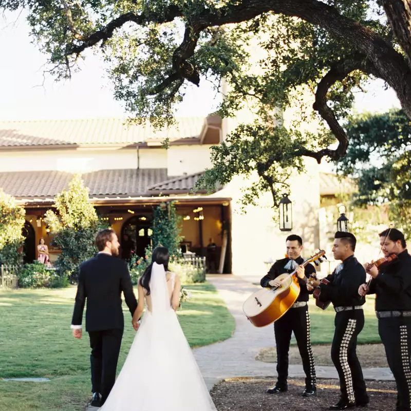 新娘和新郎仪式出口