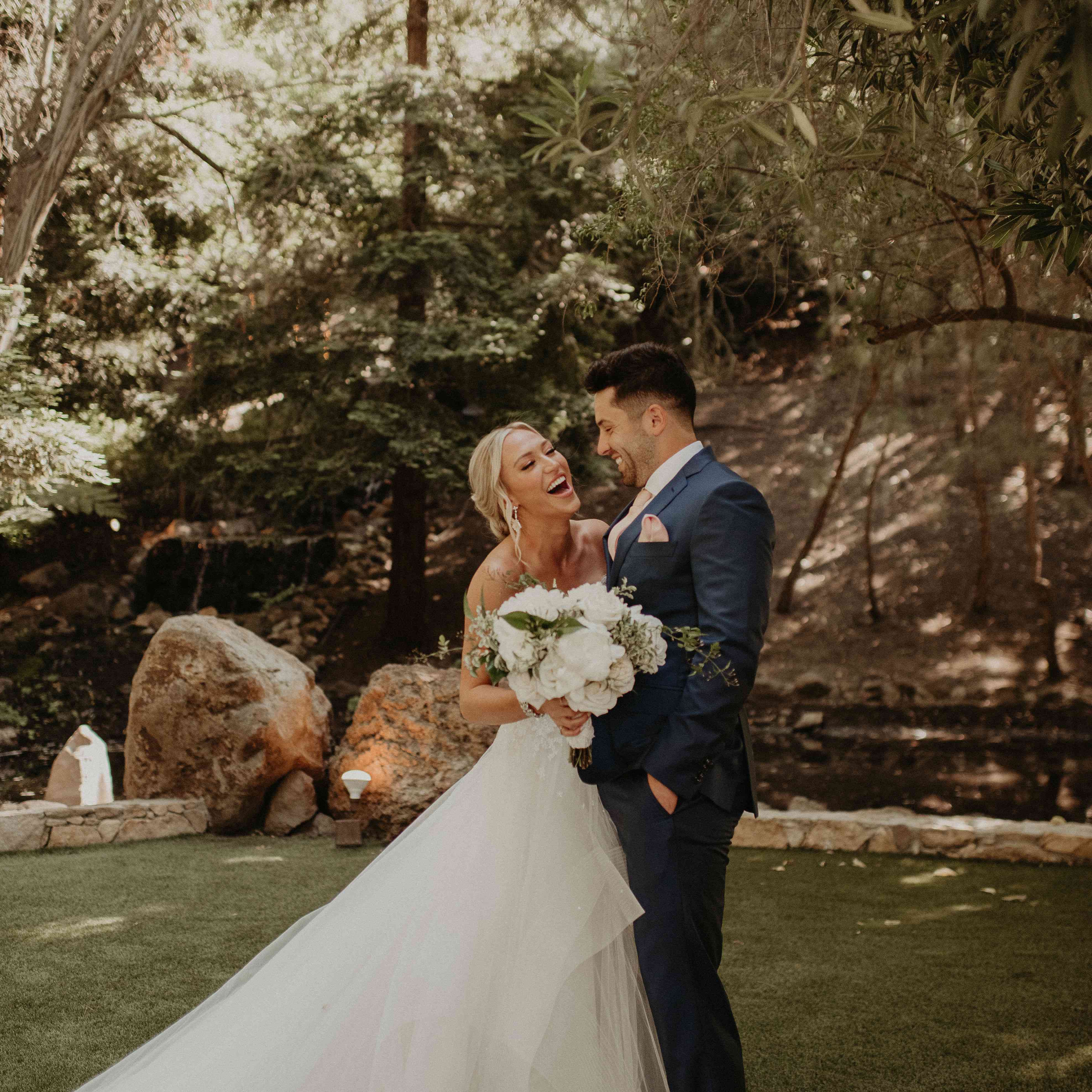 Baker Mayfield婚礼，新娘和新郎