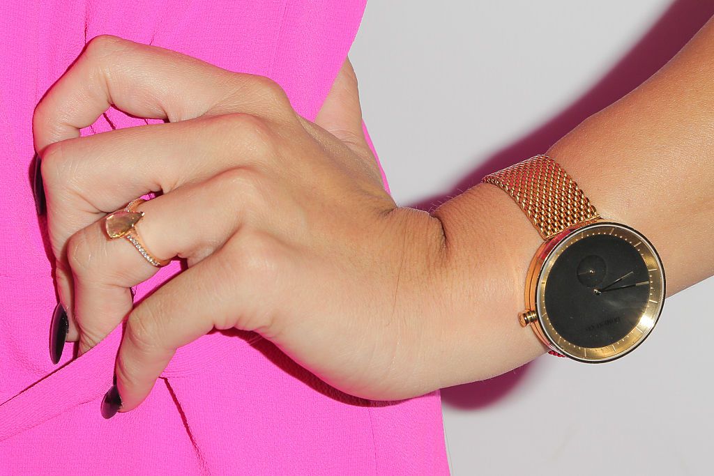 凯蒂马洛尼订婚戒指188bet官网88bet官网