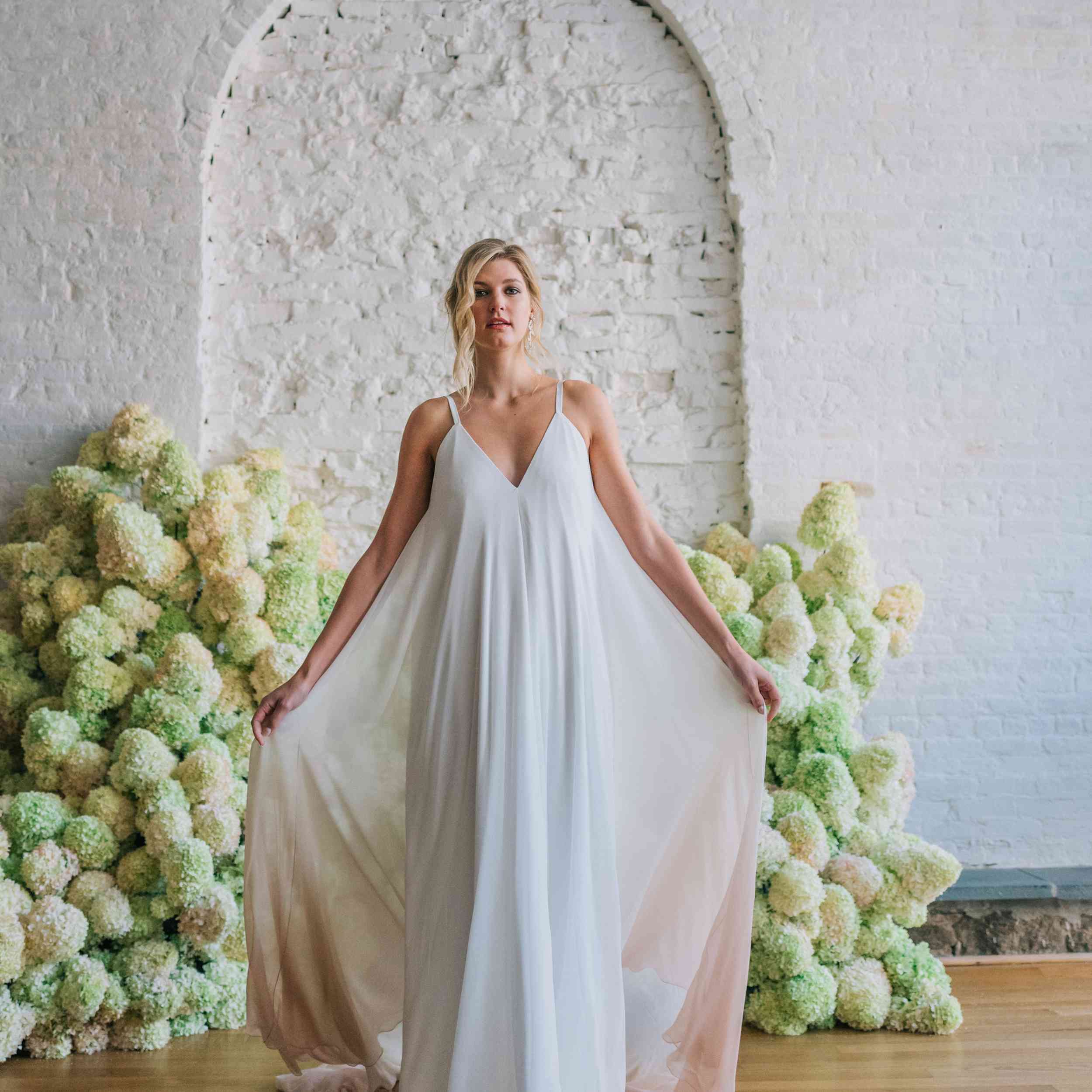 卡罗尔·汉娜婚纱