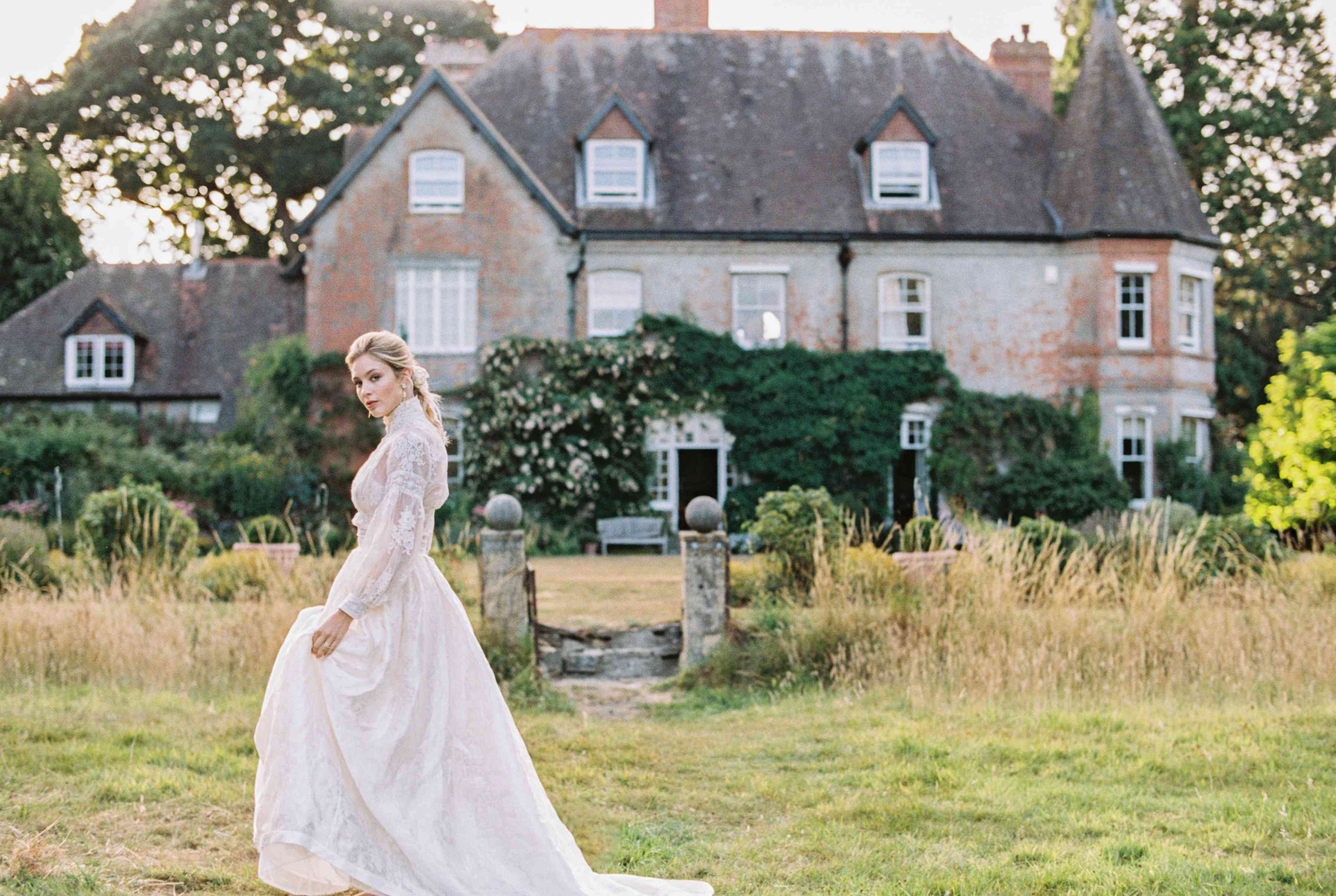 新娘有流动的衣服