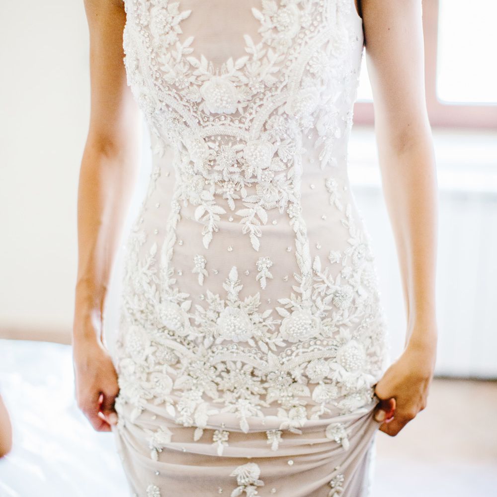 蕾丝婚纱的特写镜头