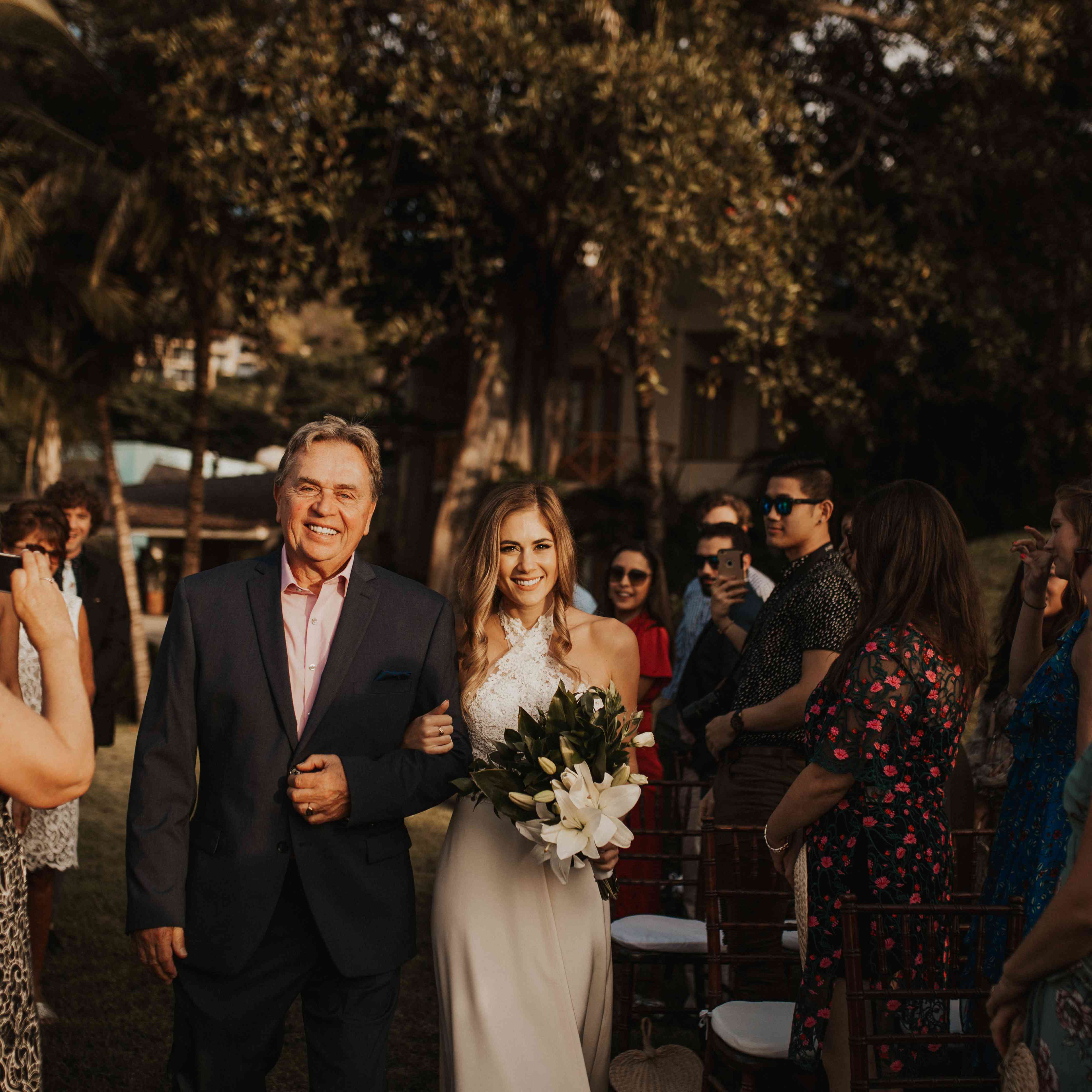 <P>新娘和新娘行走父亲向下过道</ P>搜索结果