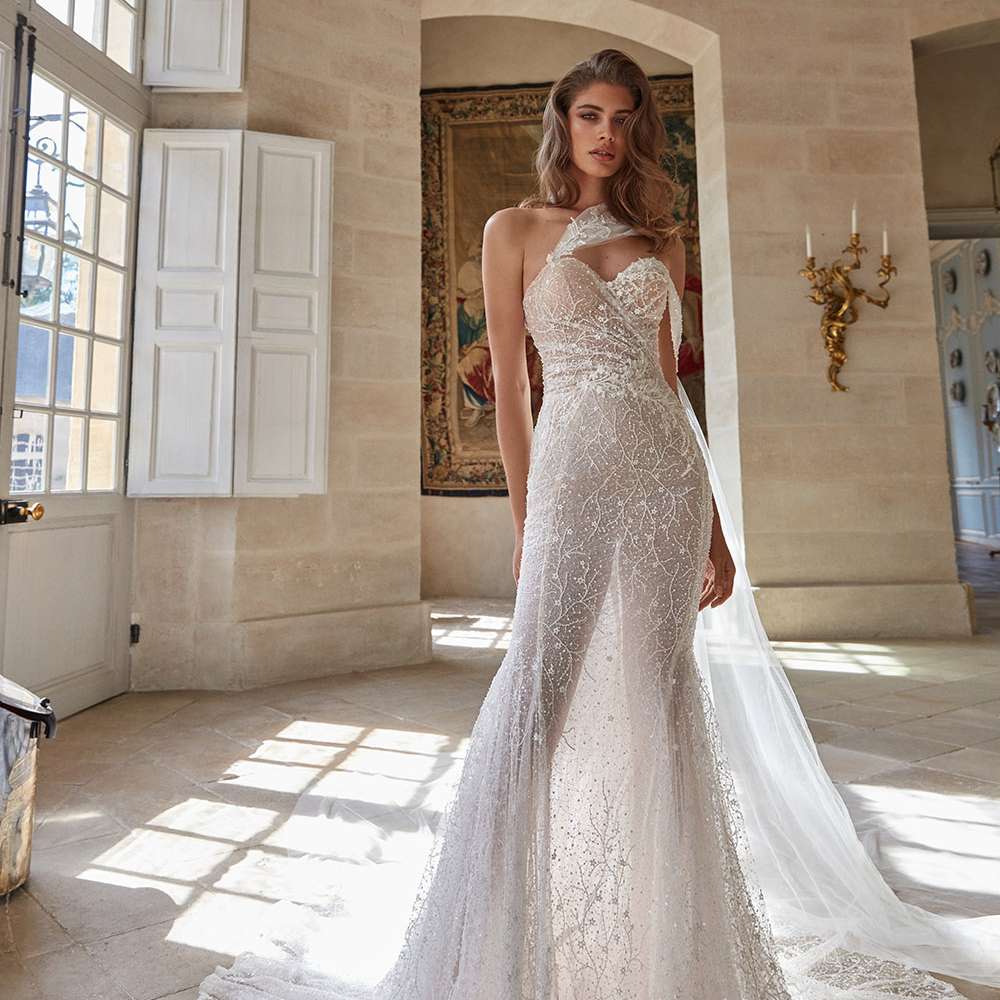 由Galia Lahav设计的花式白色婚纱