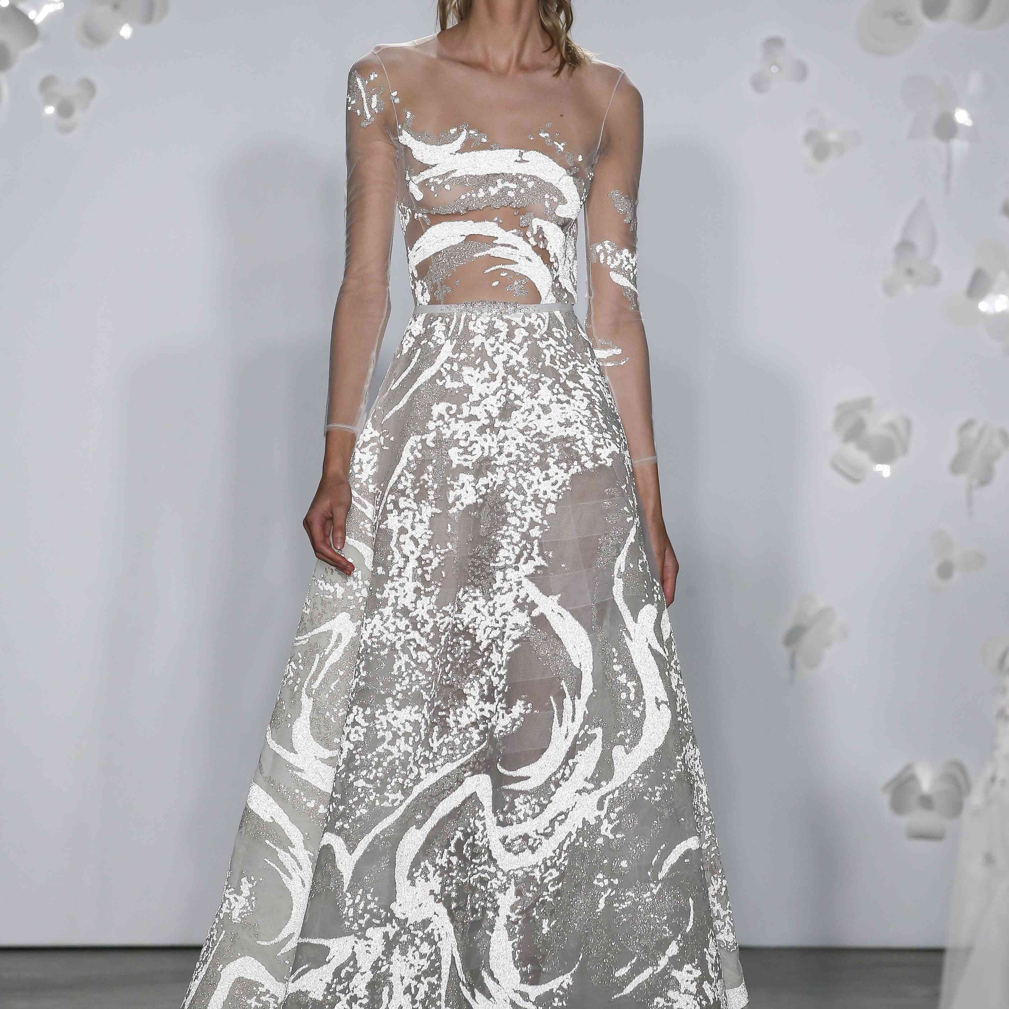 在长袖抽象串珠舞会礼服搭配银色点缀型号