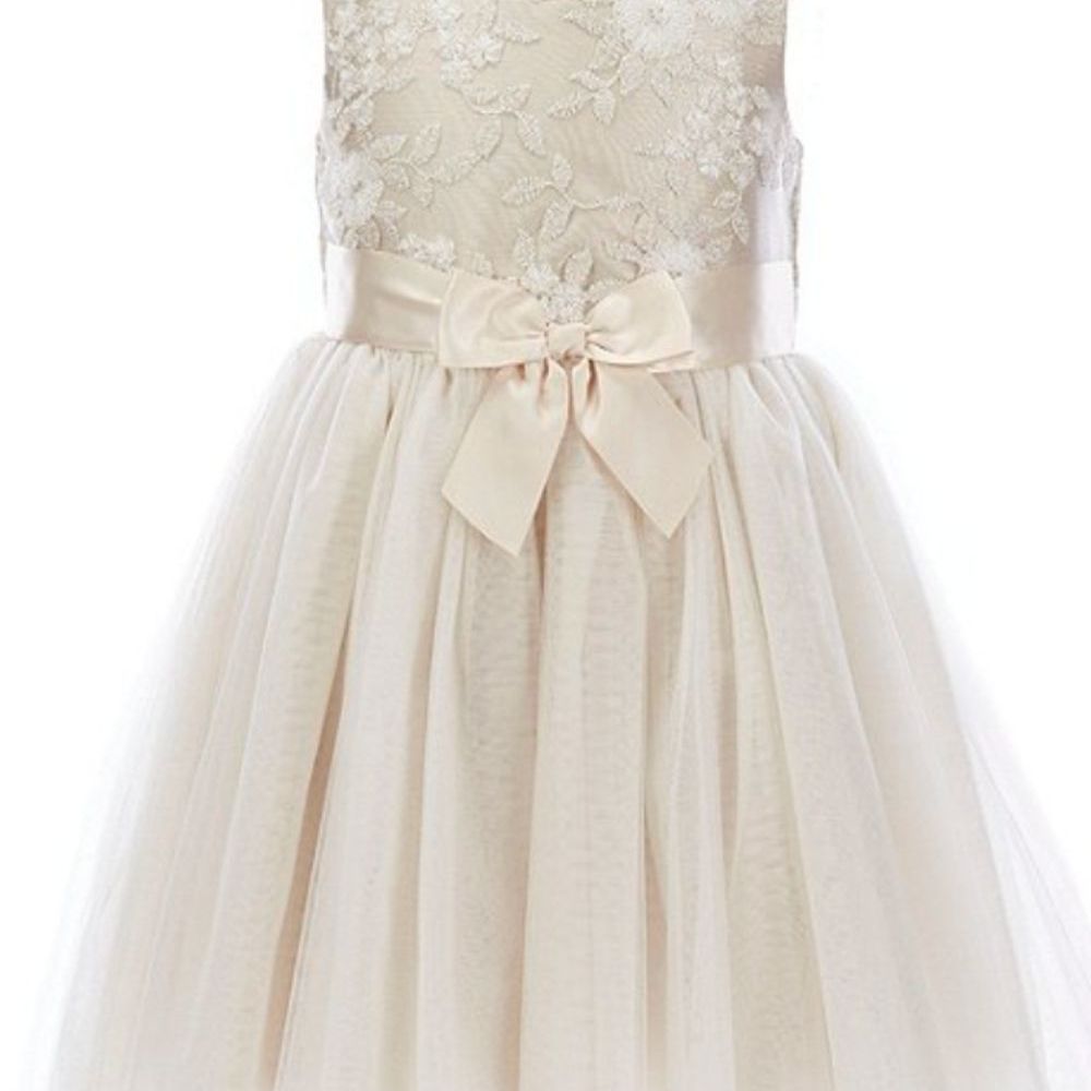 蕾丝花女孩礼服