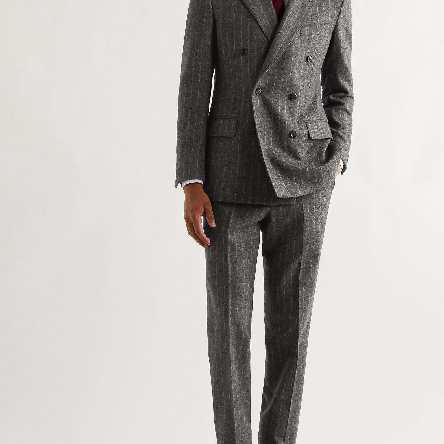 灰色西装