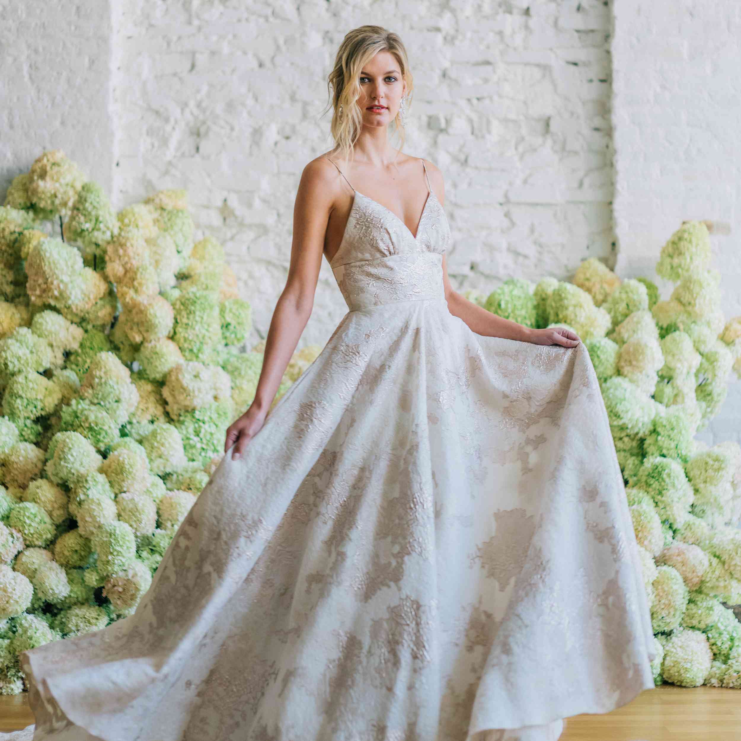 卡罗尔·汉娜婚纱