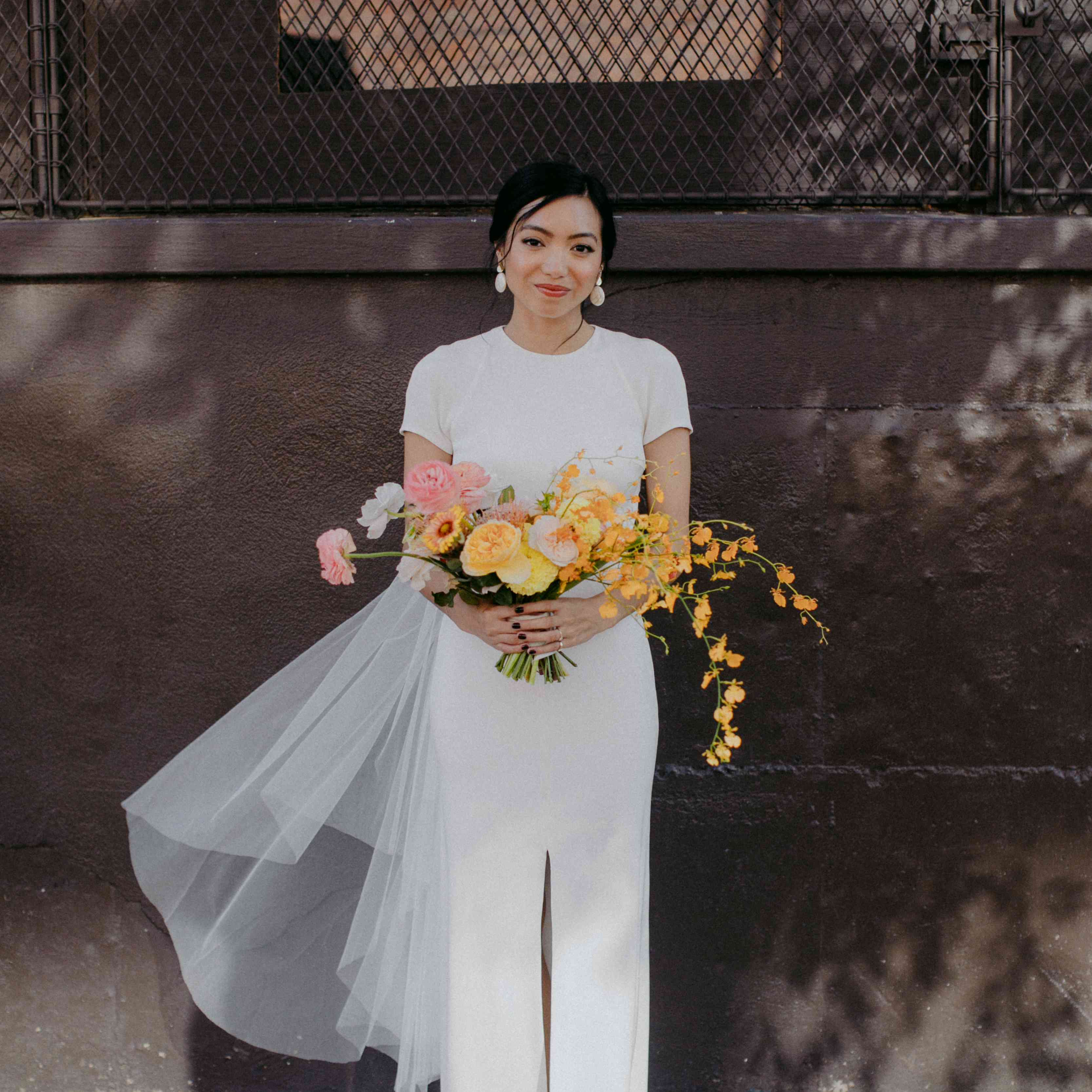 <p>新娘短袖婚纱</ p>