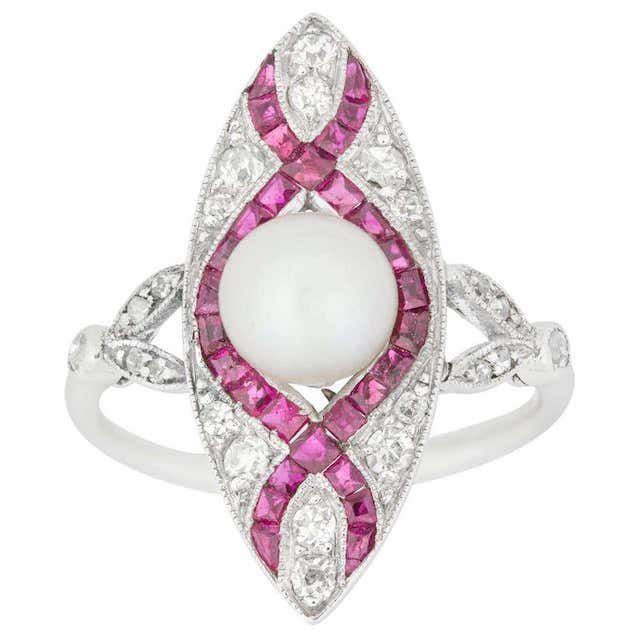 侯爵形状的爱德华王子珍珠、红宝石和钻石戒指