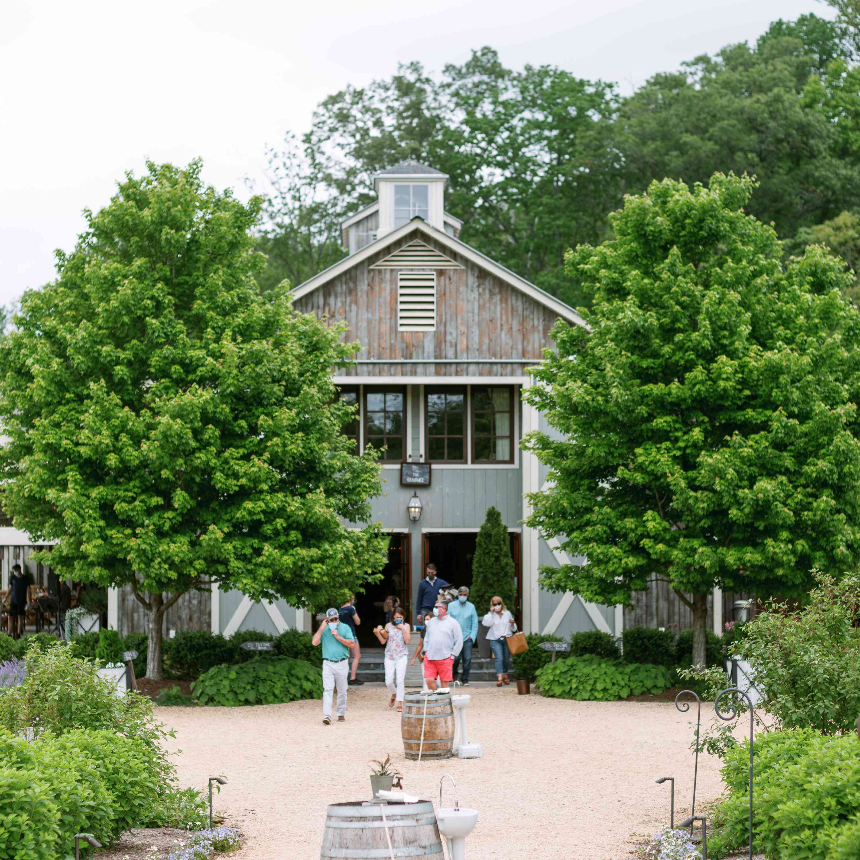 outdoor venue“class=