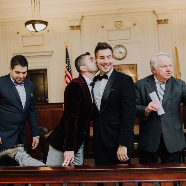 一对夫妇在市政厅