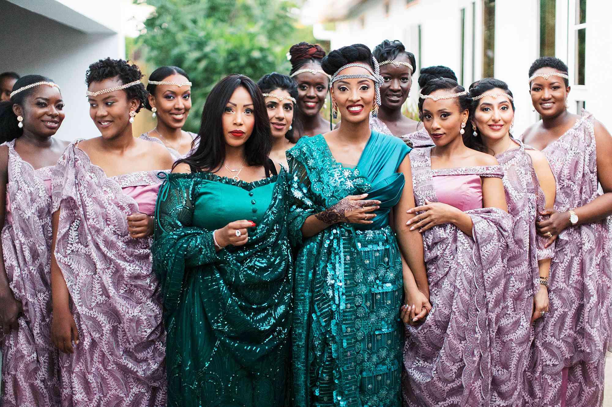 新娘女佣“class=