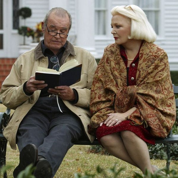 在电影《恋恋笔记本》中，年迈的诺亚和艾丽朗读给艾丽听