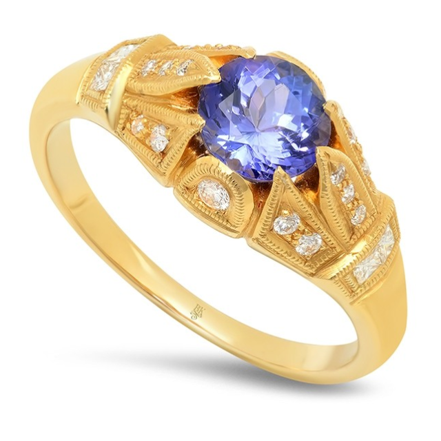 坦桑石钻石戒指与花卉图案