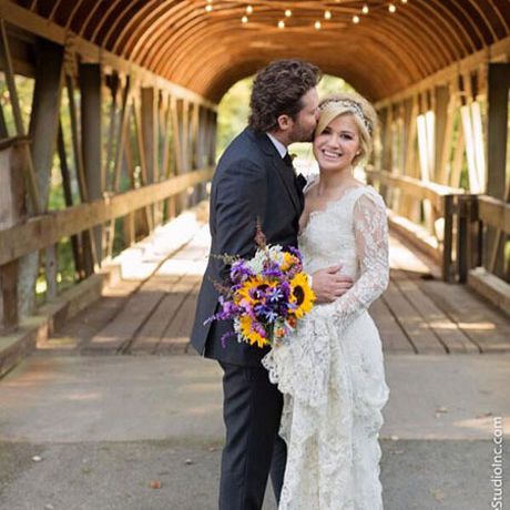 2013年，凯莉·克拉克森迎娶布兰登·布莱克斯托克