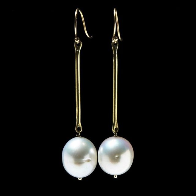 一万件事铸造线条大溪地珍珠耳环