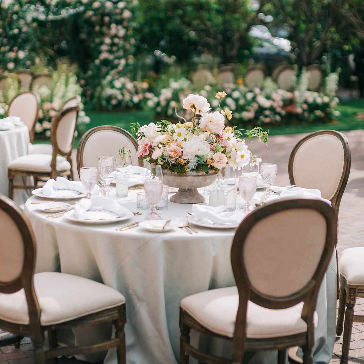 春季婚礼花的中心装饰品