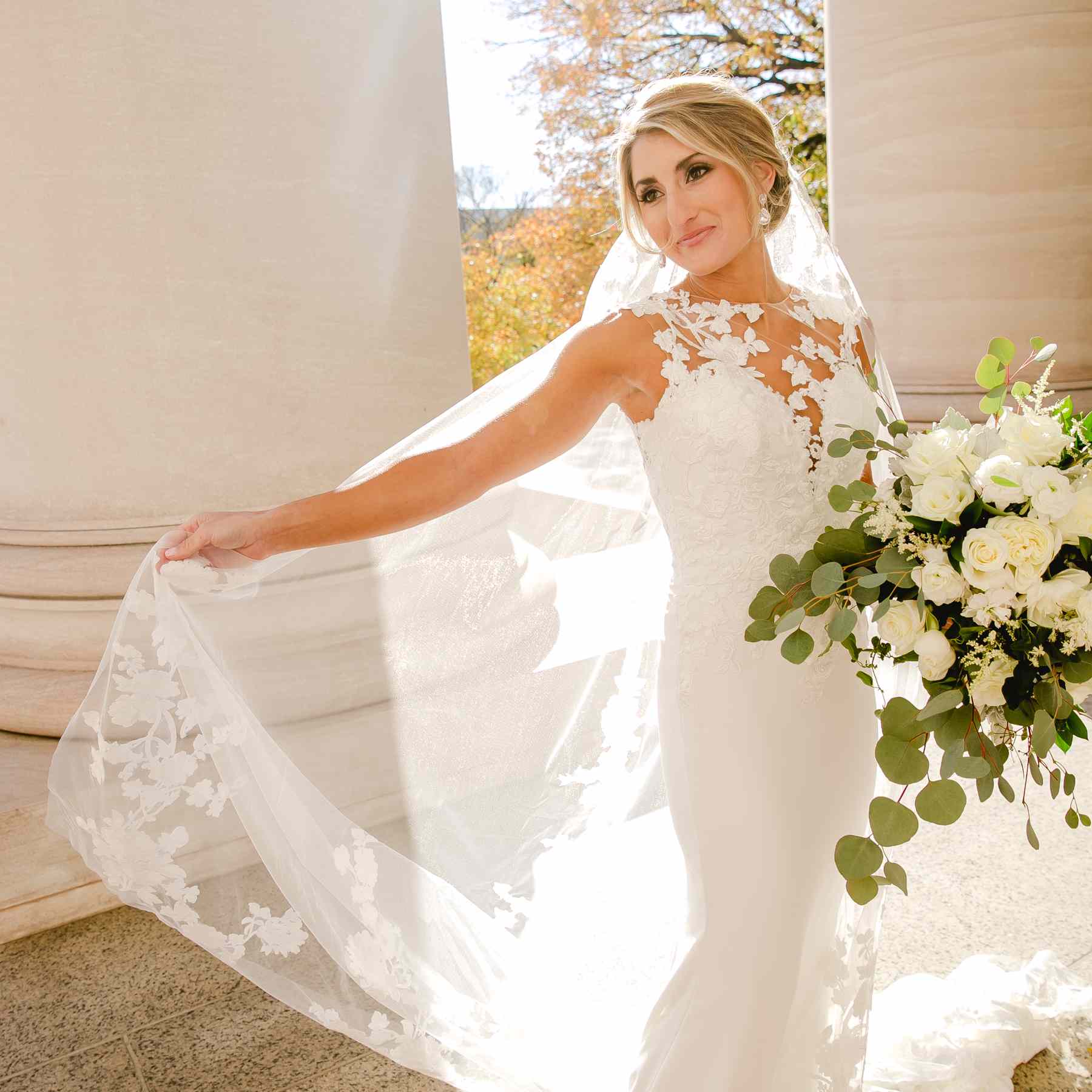 拿着面纱的新娘