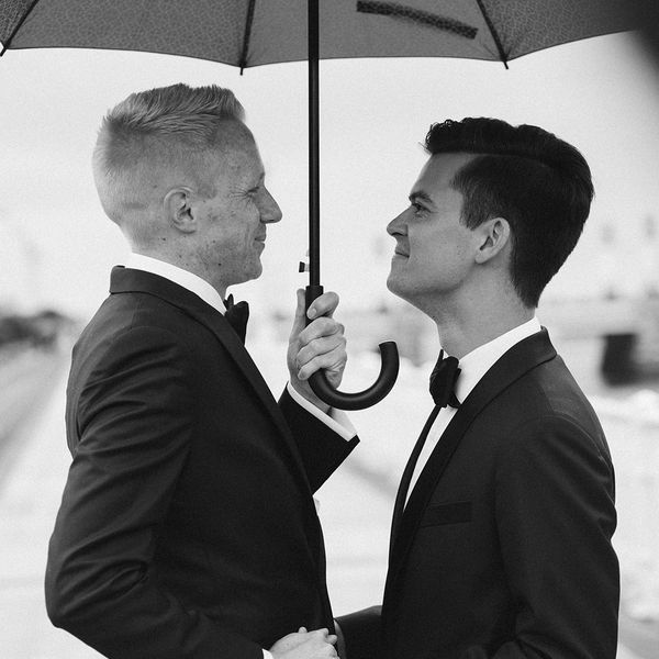 克里斯托弗·范·居和扎卡里·休伊在圣塞瓦斯蒂安，西班牙结婚了。