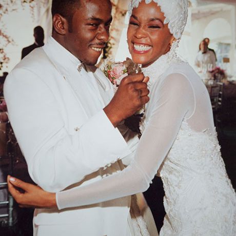 惠特尼·休斯顿与鲍比·布朗于1992年在马克·布维尔结婚