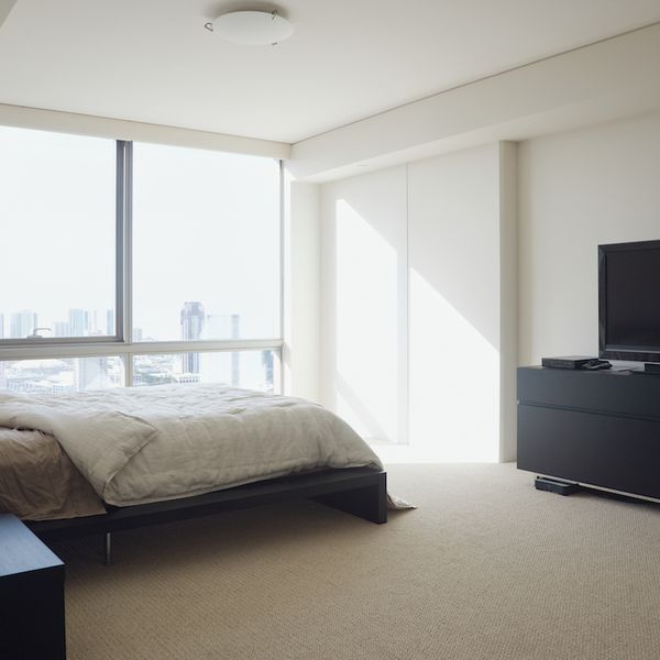 现代卧室有电视