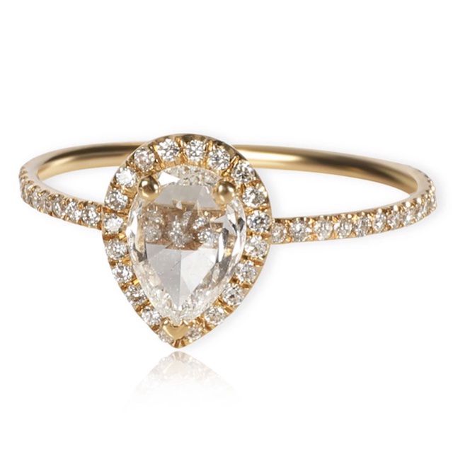 梨形钻石订婚戒指与钻石光环和铺设乐队188bet官网88bet官网