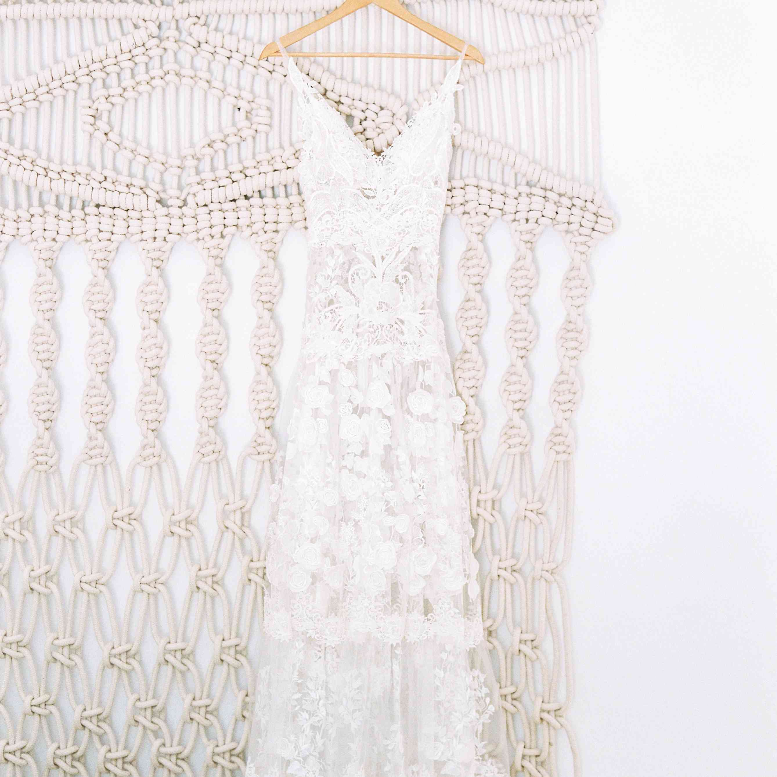 挂新娘的礼服花边