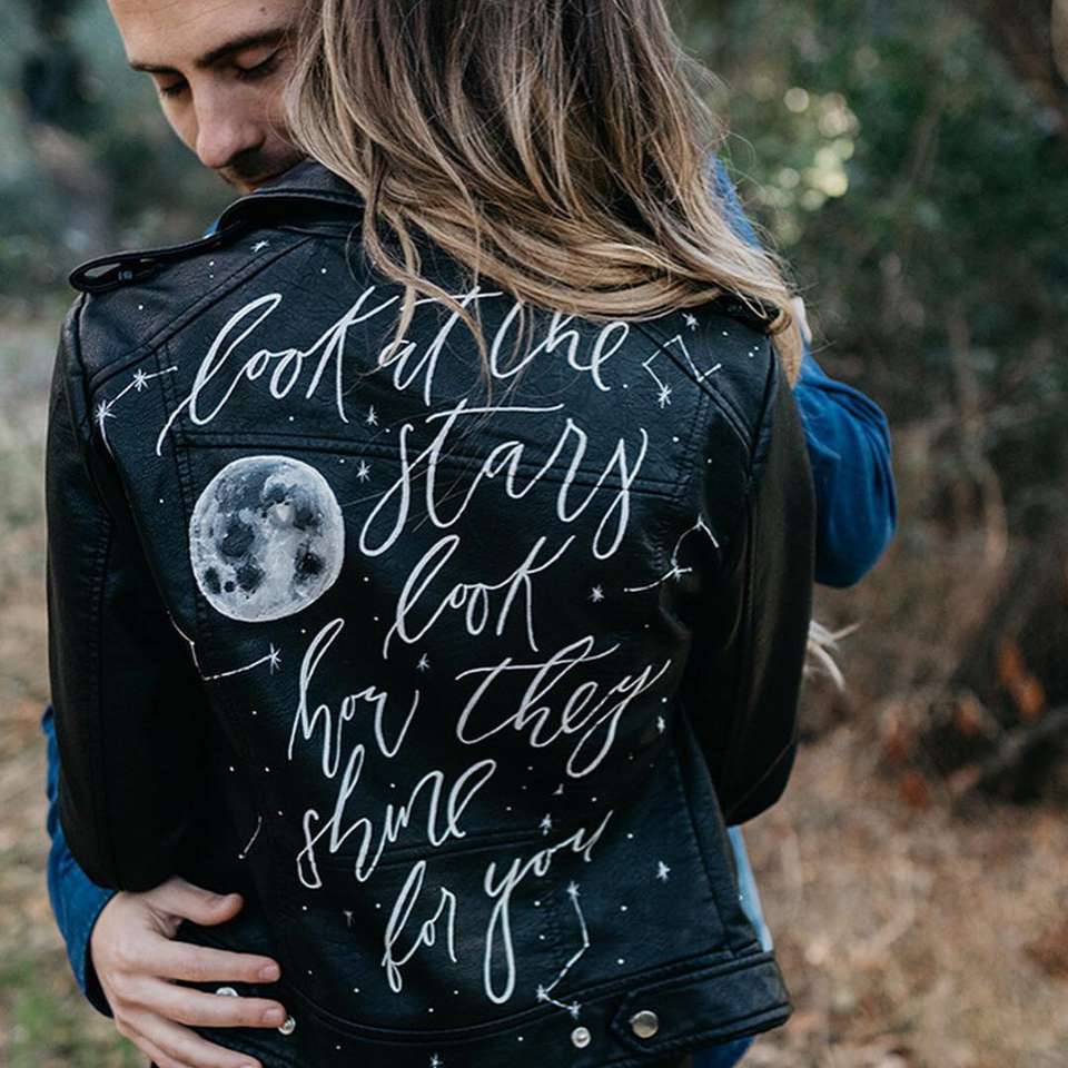 一个点缀皮夹克