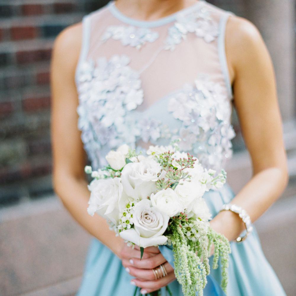 山谷百合婚礼花束