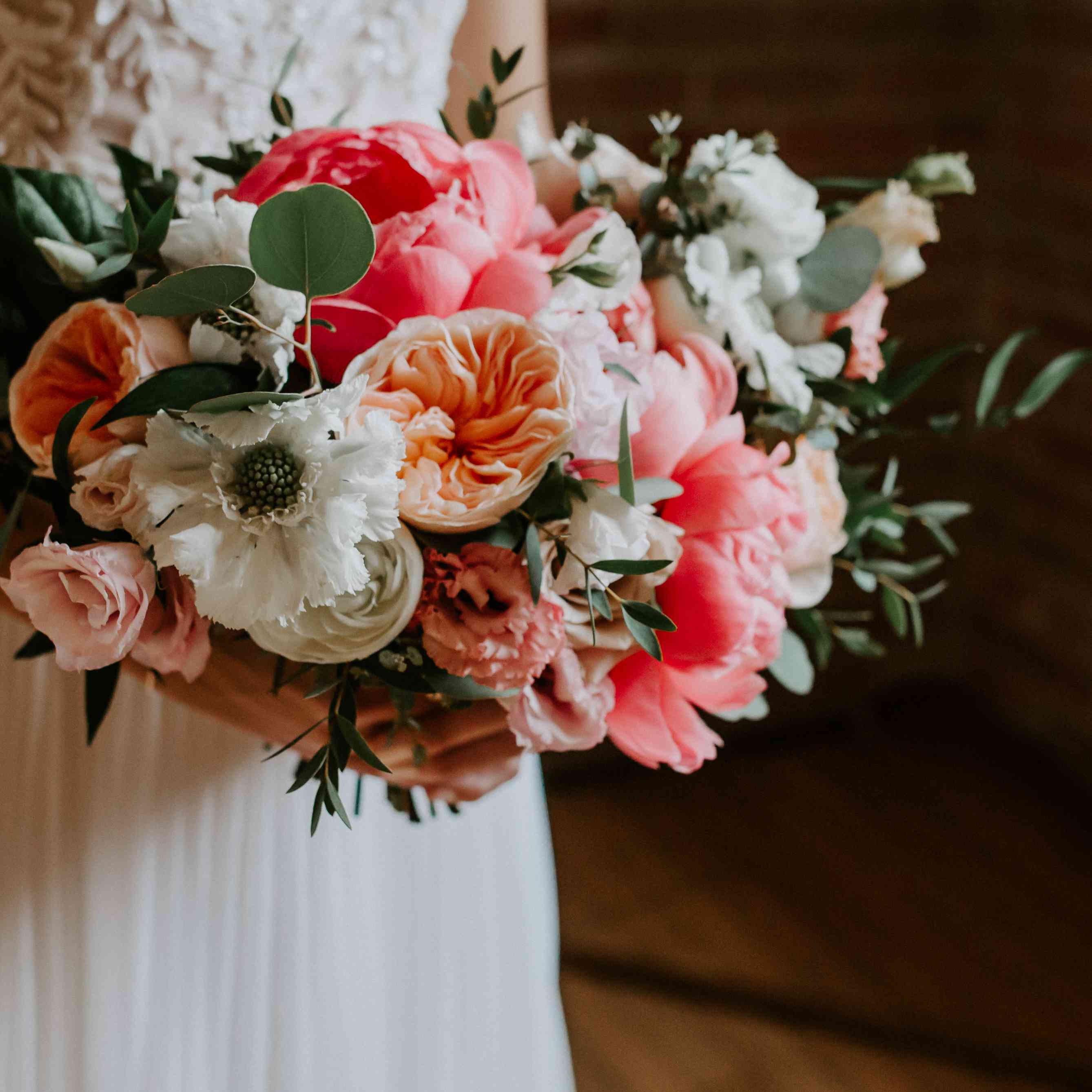 葡萄酒牡丹花束