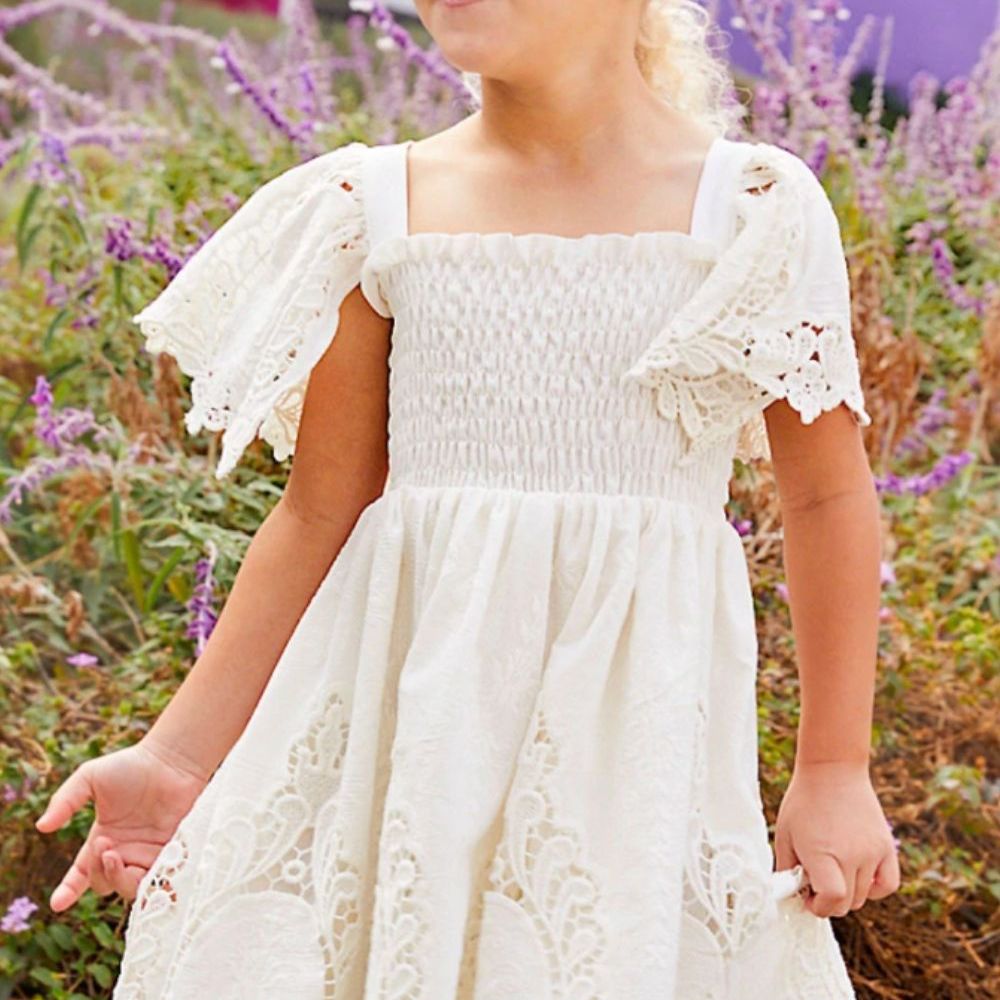 蕾丝花女孩礼服