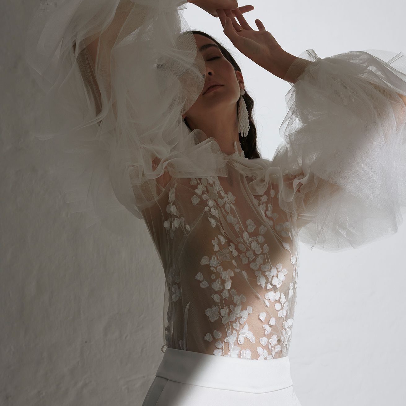 多云的花衬衫卡维亚笨拙