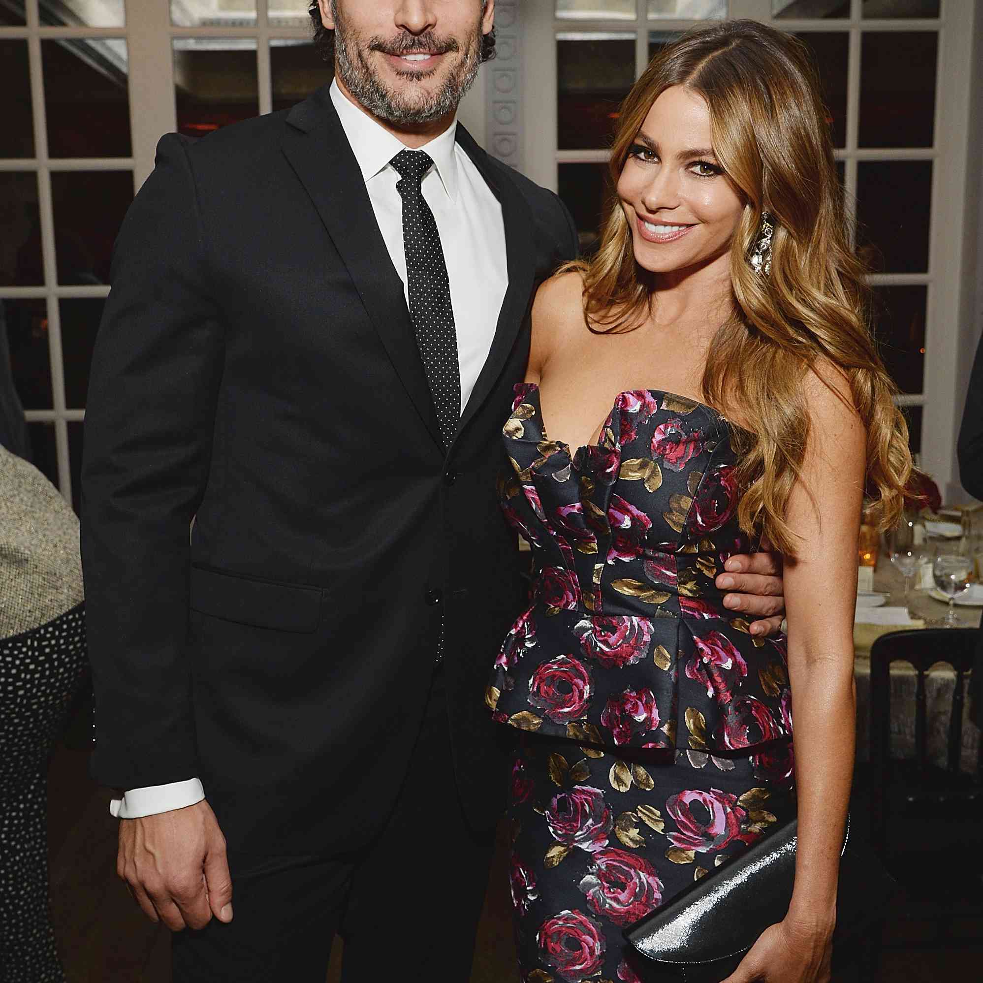 索菲亚·维加拉和乔·曼加尼洛