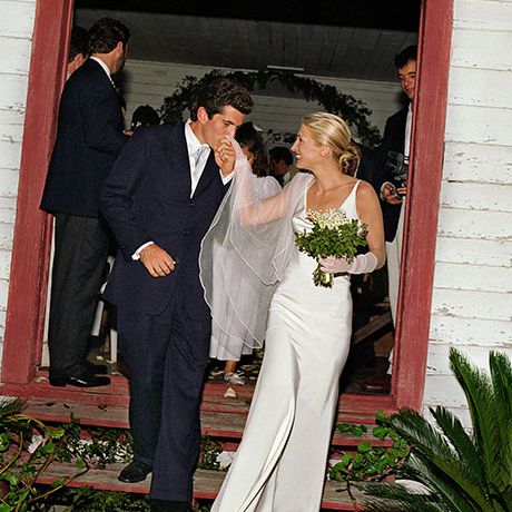 1996年，卡罗琳·贝塞特在纳西索·罗德里格斯迎娶小约翰·f·肯尼迪