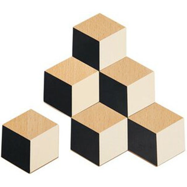 Wayfair黑色/米色桌面瓷砖杯垫，来自Areaware