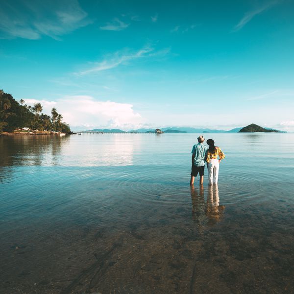 落水夫妇”class=