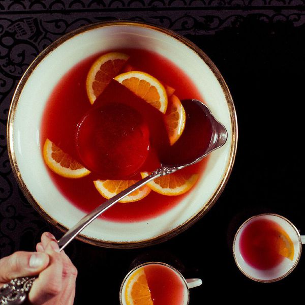 鸡尾酒冲柚子，汤碗