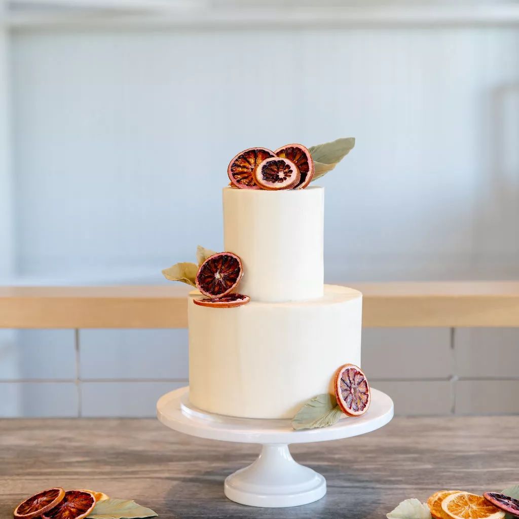 白色婚宴喜饼用血液桔子